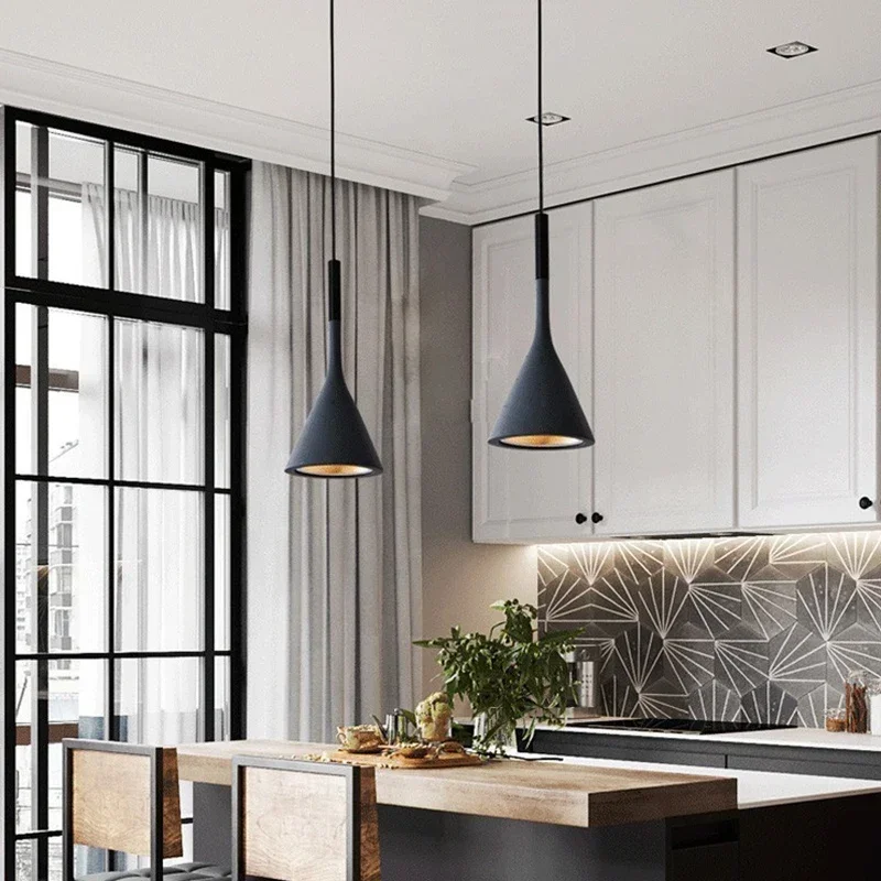 Kitchen Appliances In White - Современные светодиодные подвесные светильники белого света